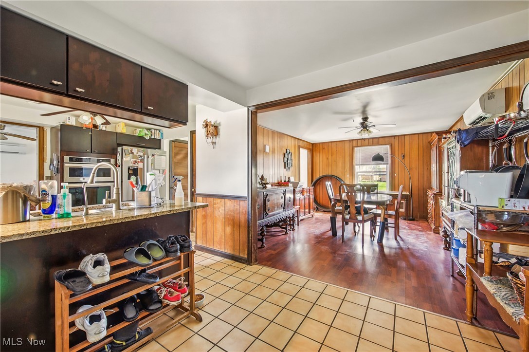 2262 Tanglewood Drive, Salem, Ohio image 13