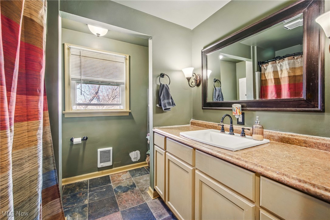 2262 Tanglewood Drive, Salem, Ohio image 33