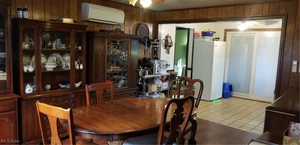 2262 Tanglewood Drive, Salem, Ohio image 8