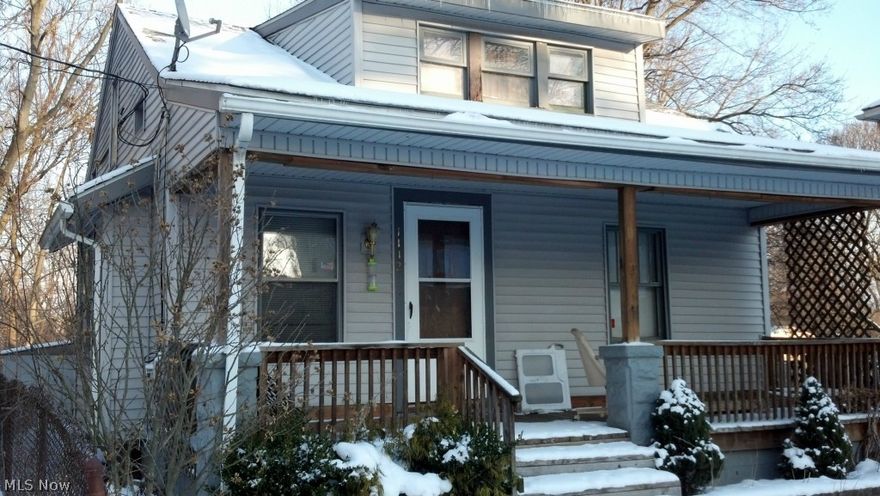 Good starter or investment. Extra room upstairs.
This is not REO or Short Sale.