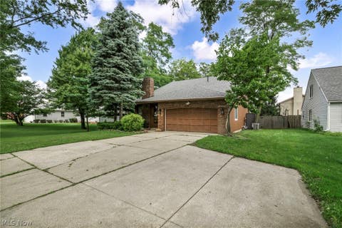 Tiny photo for 18446 Drake Road, Strongsville, OH 44136 (MLS # 5238204)