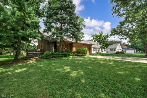 Tiny photo for 18446 Drake Road, Strongsville, OH 44136 (MLS # 5238204)