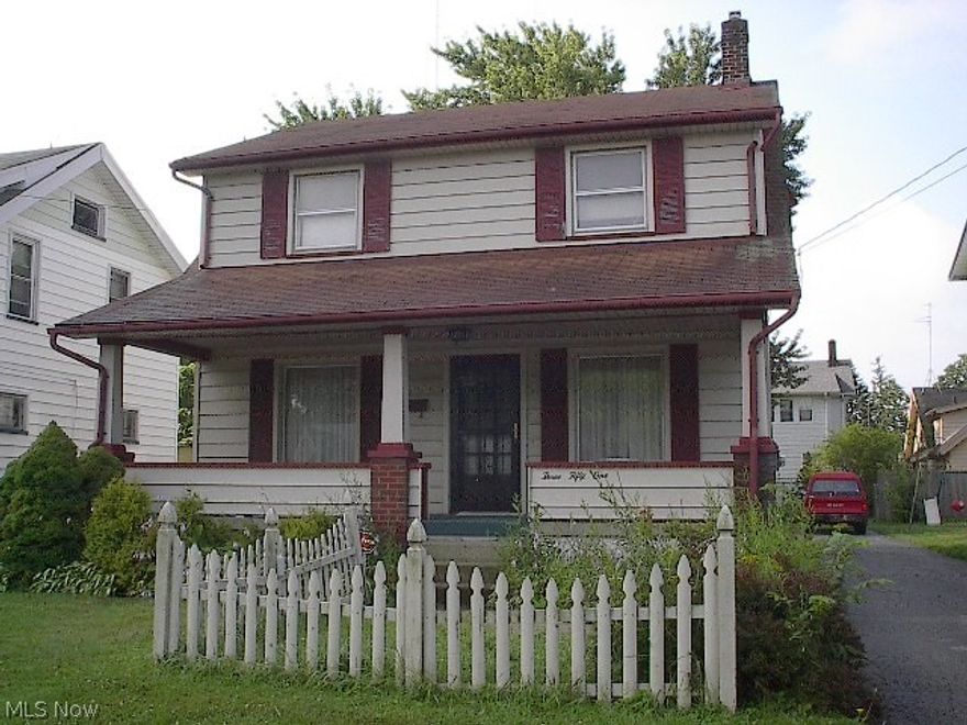 Three bedrooms and one full bath. Hardwood floors. Gas fireplace. Central AC. Full Basement. March of 2019 sellers had new Electrical Box installed, including the main breaker, all new breakers, back board, and service outlet Plus a 1 year warranty.
48 hours minimum notice and Proof of Funds required prior to showing approval. Tenant occupied. Do not disturb tenants. Property part of 4 property package, but listed for individual sale as well. Discounted list price of $99,000 if purchased as package.