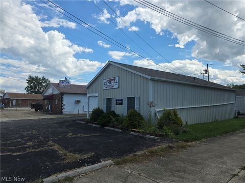 Tiny photo for 41981 N Ridge Road, Elyria, OH 44035 (MLS # 5203161)