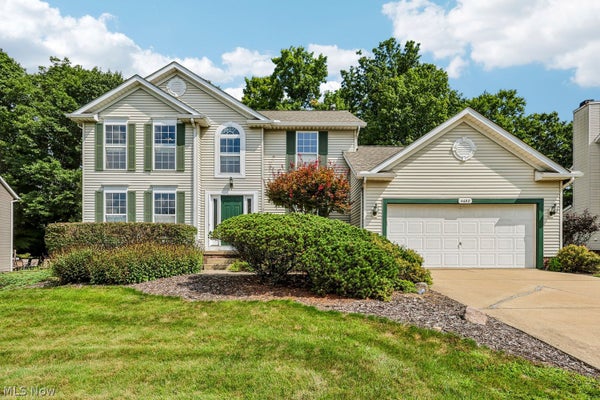 4652 SQUIRE DR, NORTHFIELD, OH 44067 - Image e370b55651c388cf6d4e55db8d9d2cb9/3777212135