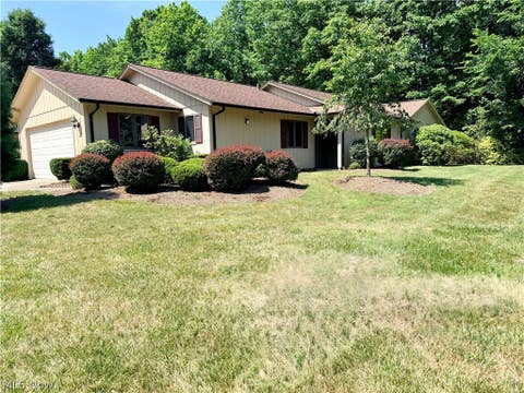 Condo For Sale - 11106 Blodgett Creek Trail<br/> Strongsville, OH 44149