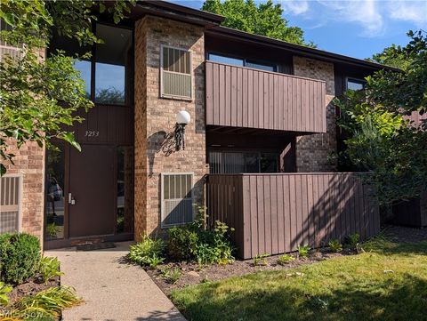 Photo for 3253 Mayfield Road 20