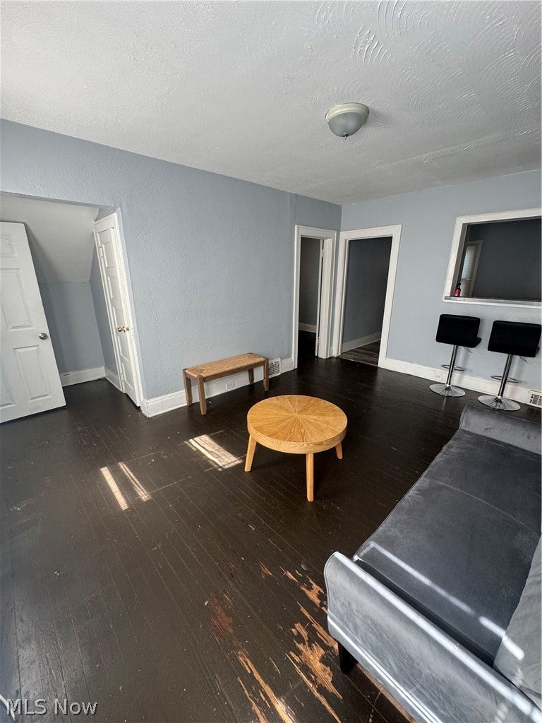 2707 Noble Road