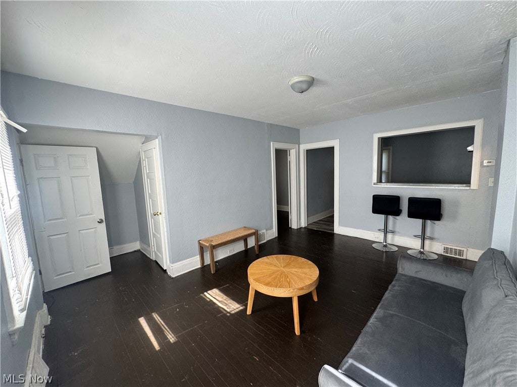 2707 Noble Road