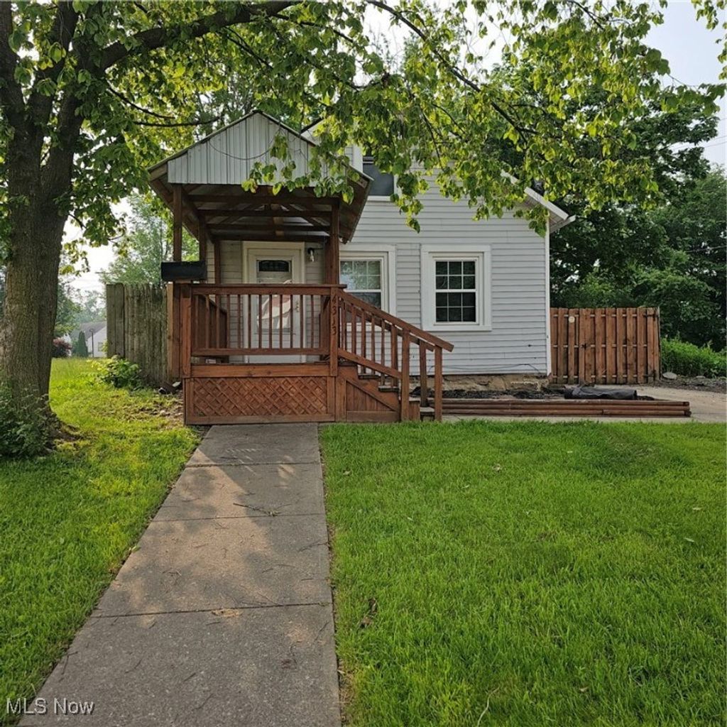 Photo of 4313 Warner Road, Cleveland, OH 44105 (MLS # 5178114)