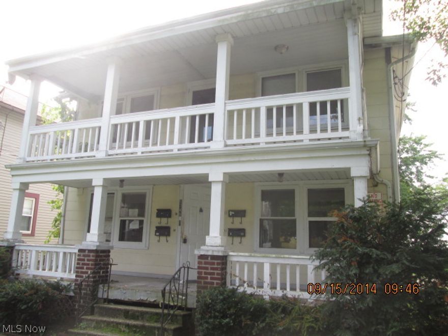 Investor gem! Just needs some updates to make you some good cash flow. 4 unit with an open porch, balcony, glass block windows in the full basement also use for added storage.