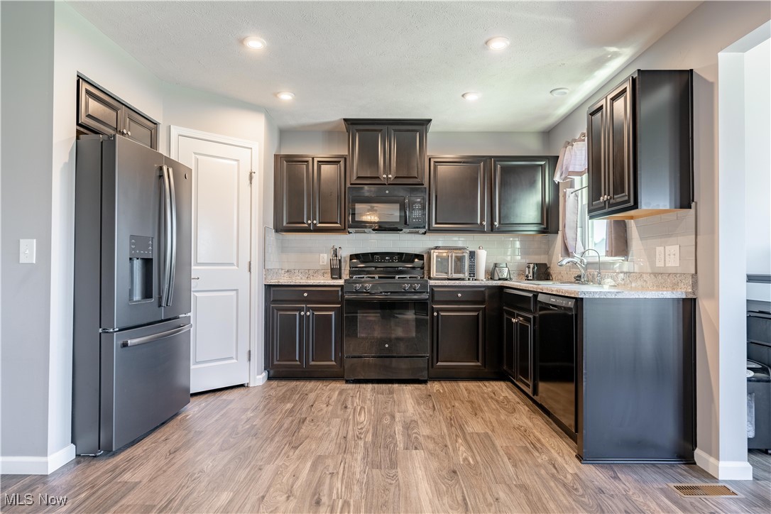 7915 Copper Court Circle, Canton, Ohio image 14