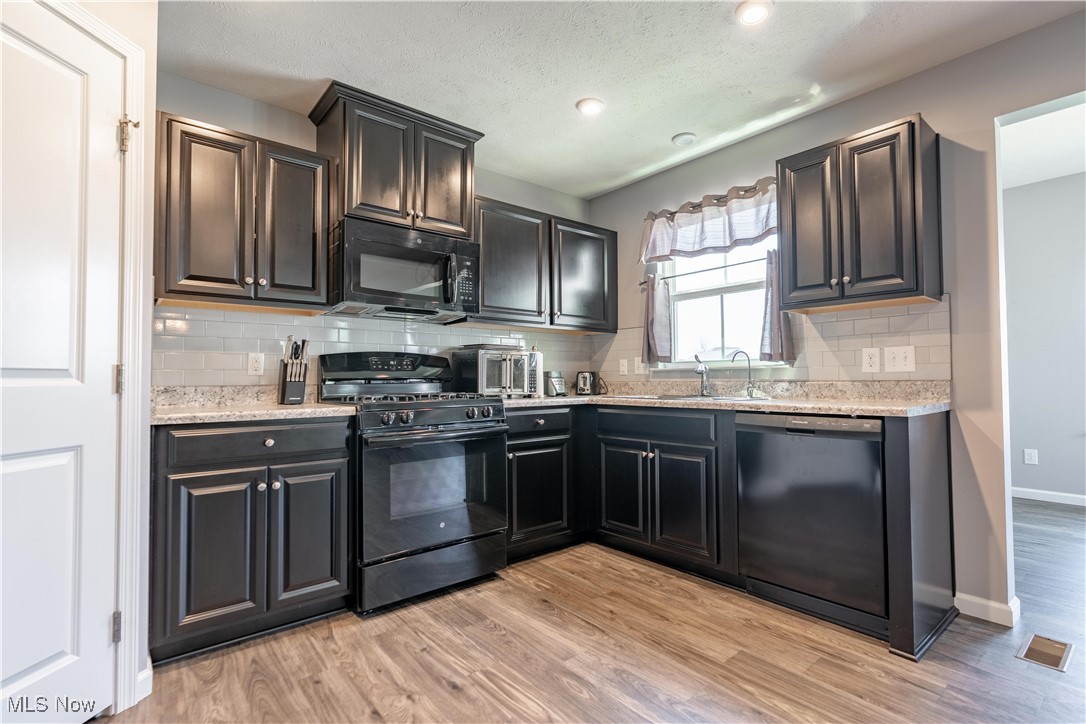 7915 Copper Court Circle, Canton, Ohio image 15