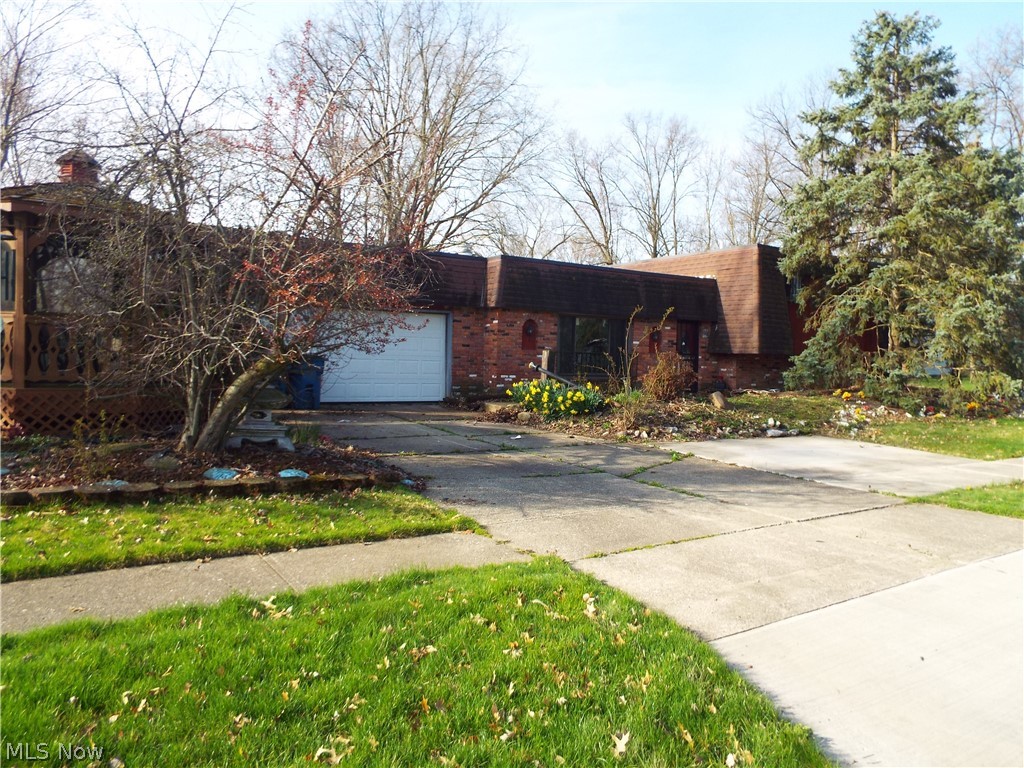 Welcome to your next investment opportunity in Lorain, Ohio! This charming split-level home, nestled in a high-value area, presents an enticing prospect for savvy buyers looking to capitalize on its potential. Boasting 4 bedrooms and 1.5 bathrooms, this residence sits proudly on a generous corner lot, offering ample space for expansion or landscaping creativity.
This property represents an excellent chance for those with an eye for renovation to transform it into a lucrative flipping project or their dream home. With each improvement, you'll be adding value and equity to this promising asset.
Conveniently located just minutes away from a plethora of local shopping and dining options, this home offers both comfort and accessibility. Whether you're envisioning a stylish modern makeover or a cozy family haven, the possibilities are endless within these walls.
Don't miss out on this prime opportunity to secure a foothold in Lorain's flourishing real estate market. Seize the chance to make this property your own and unlock its full potential. Schedule a viewing today and let your imagination run wild with the endless possibilities awaiting you at this address.