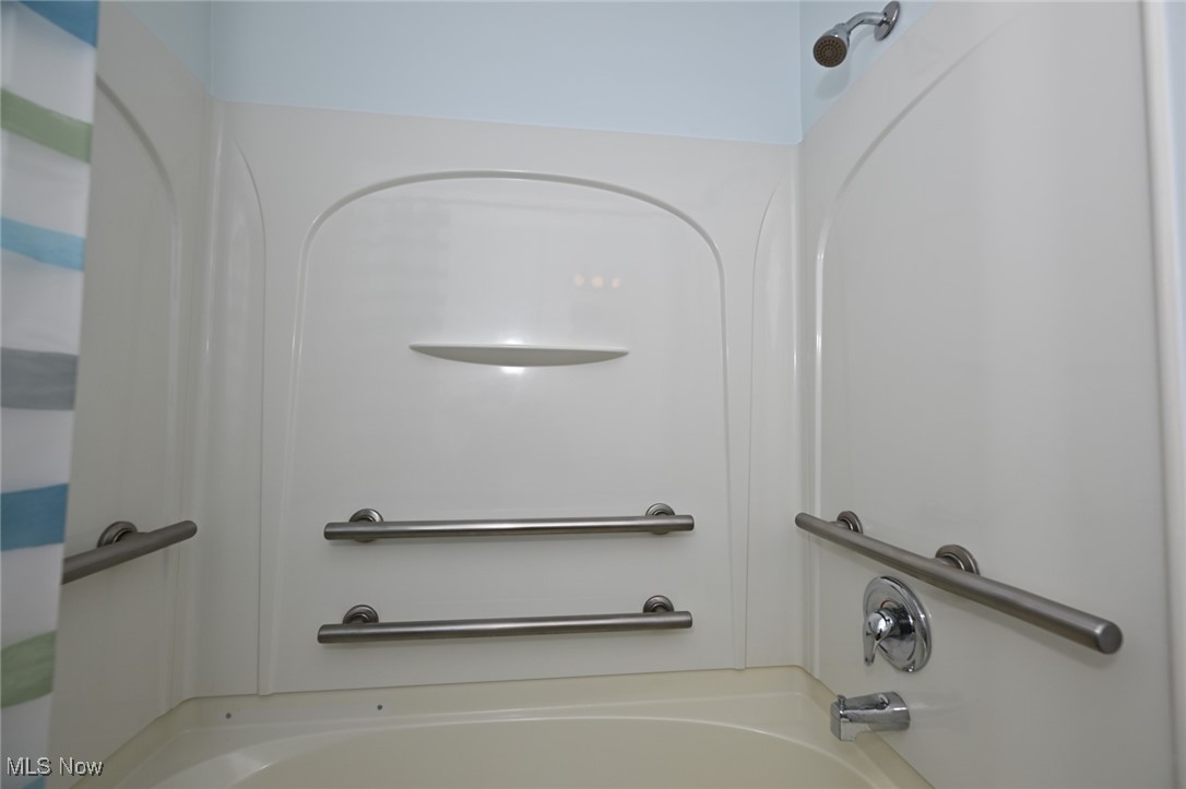 Lake Breeze - Residential