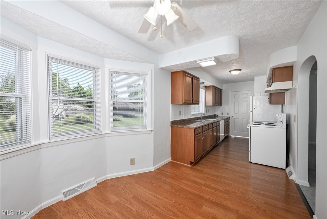 Lake Breeze - Residential