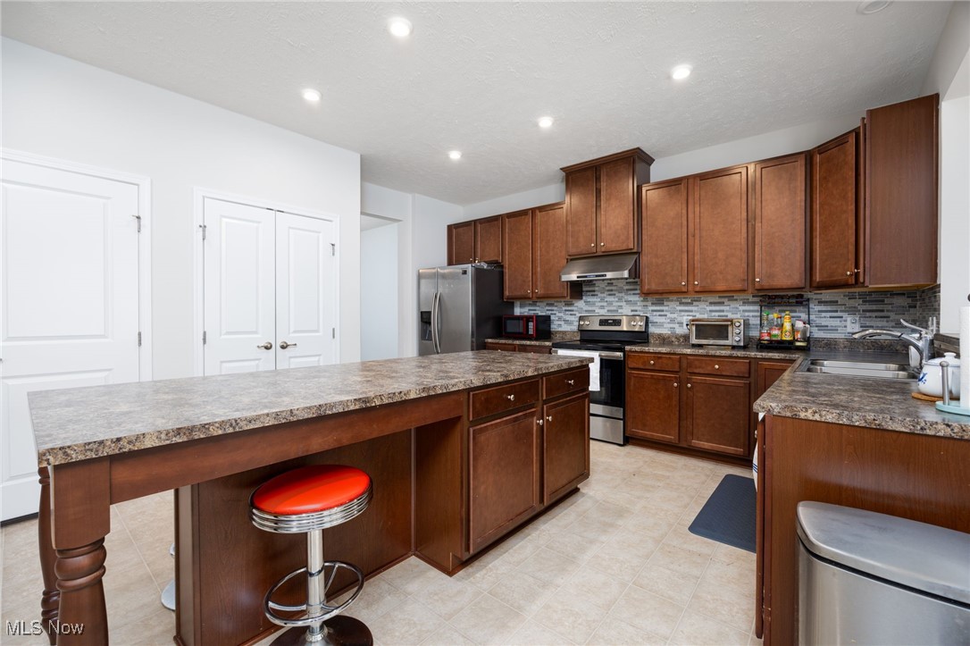 38488 Briar Lakes Drive