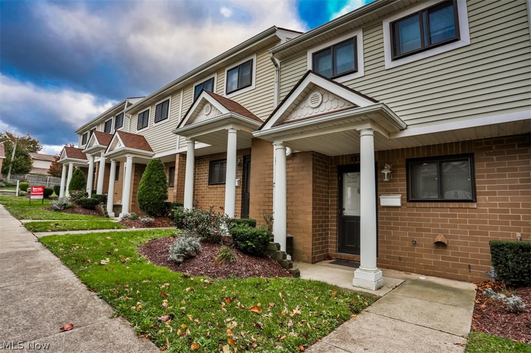 Villa Giardino Condo - Residential