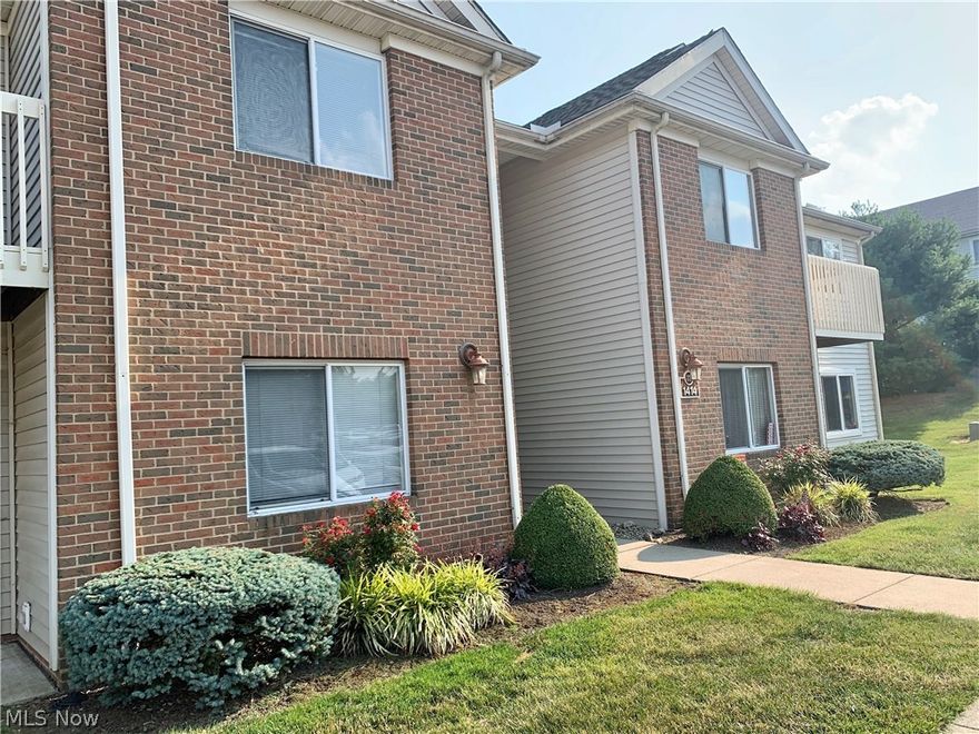 Here is your chance to live in the Immaculate and Astounding Brook Ledge Commons Condos. This 1 bedroom, 1 full bath Condo offers just about everything you need. Spacious living area, contemporary kitchen, attached walk-out patio / porch, master suite with walk - in closet, baster bath, in unit laundry, swimming pool, rec. center / club house, fitness center, laundry mat, and is minutes away from the Golf course. Some units -  but not all - come with a car port as well. Cuyahoga Falls offers a large variety of entertainment, shopping, dining & sight seeing. Located minutes away from Route 8. 

Professionally managed, 24/7 Emergency maintenance line, Online Rent Payments available. 
Credit score of 600+. Below 600 is considered conditional.
Less than 3 items in collections, excluding student loan and medical. More than 3 is considered conditional. 
Monthly income of 2.5 times the amount of the monthly rent.
Thorough and Complete Criminal and Eviction Check.
$50 Non Refundable App