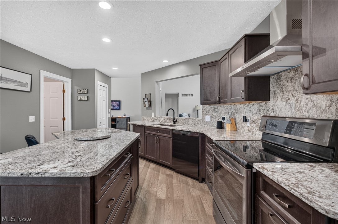 3270 Greentree Circle