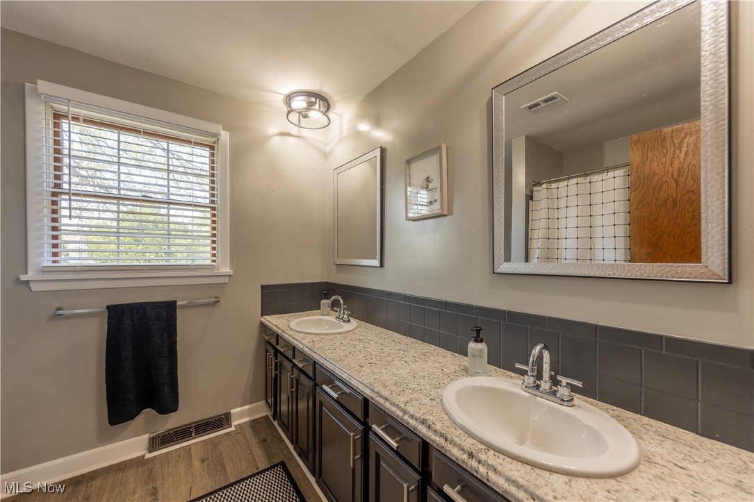 451 Green Garden Drive, Youngstown, Ohio image 29