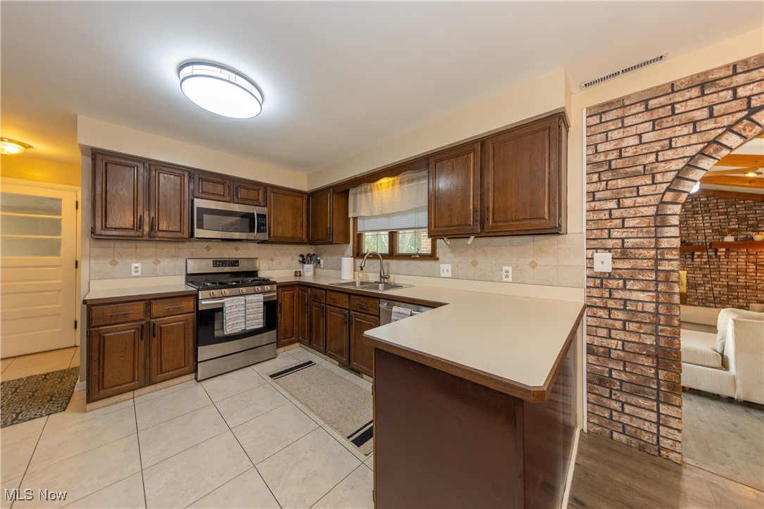 451 Green Garden Drive, Youngstown, Ohio image 7