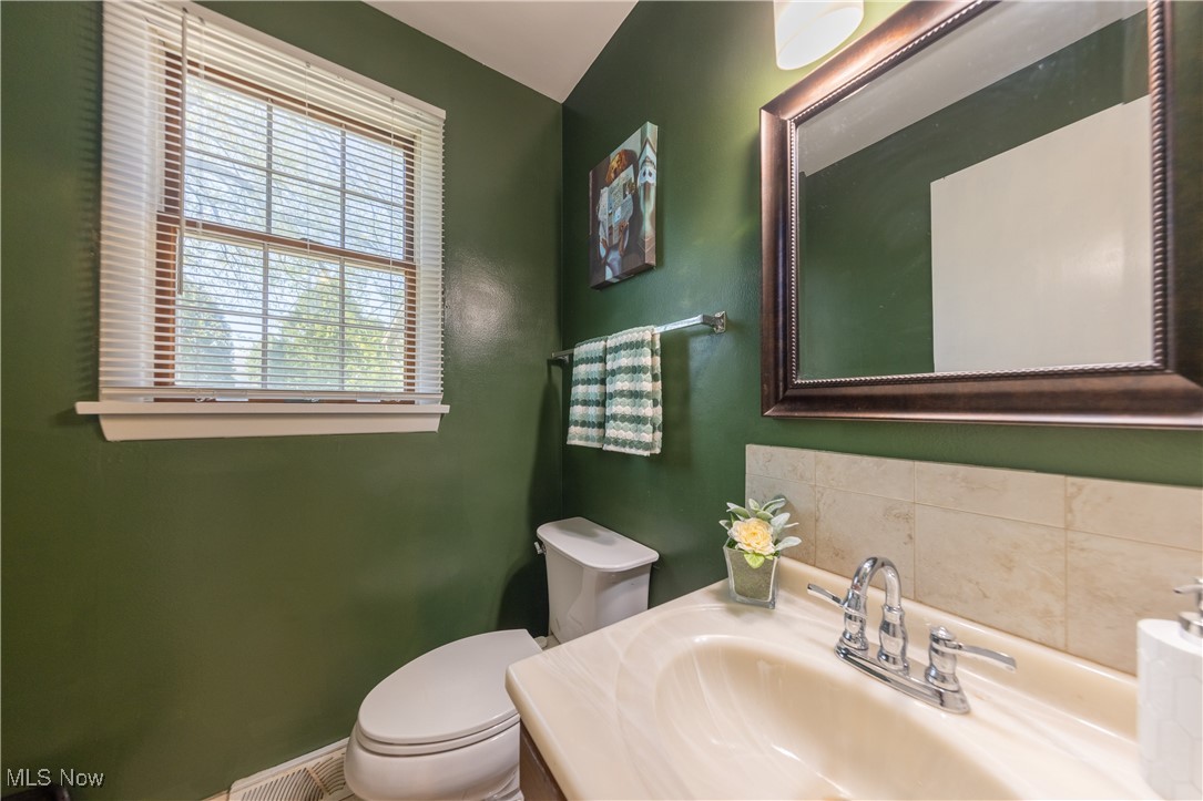 451 Green Garden Drive, Youngstown, Ohio image 18
