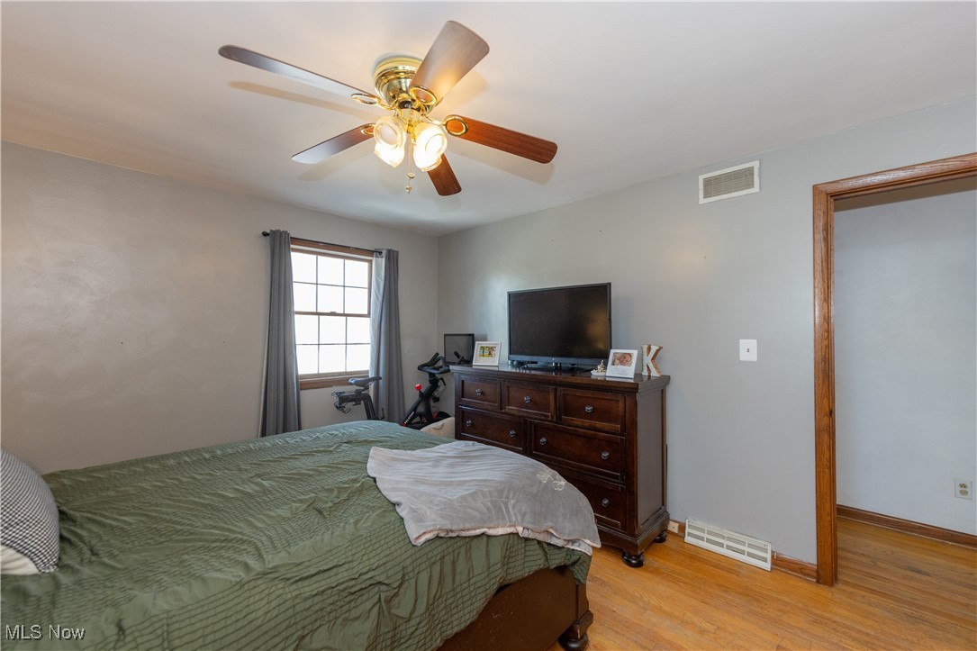 451 Green Garden Drive, Youngstown, Ohio image 27