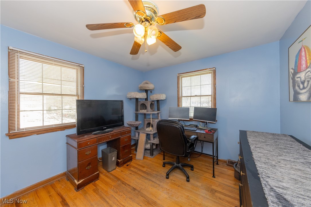 451 Green Garden Drive, Youngstown, Ohio image 23