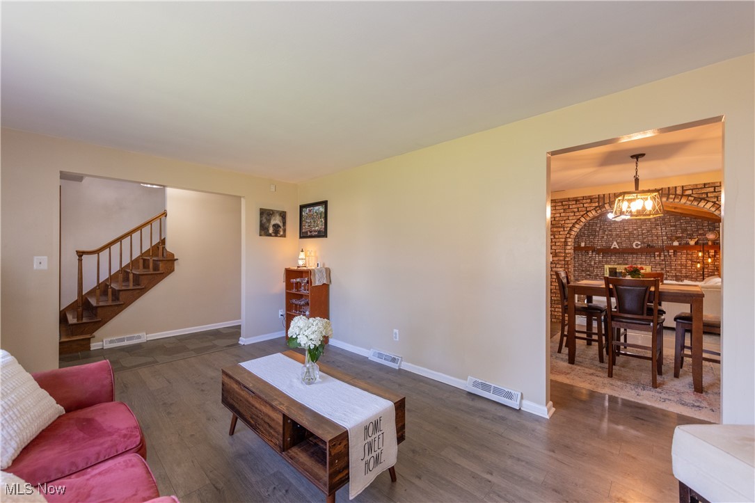 451 Green Garden Drive, Youngstown, Ohio image 5