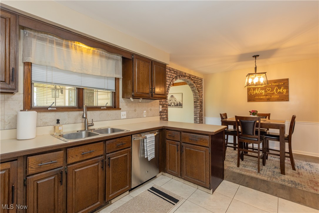 451 Green Garden Drive, Youngstown, Ohio image 6