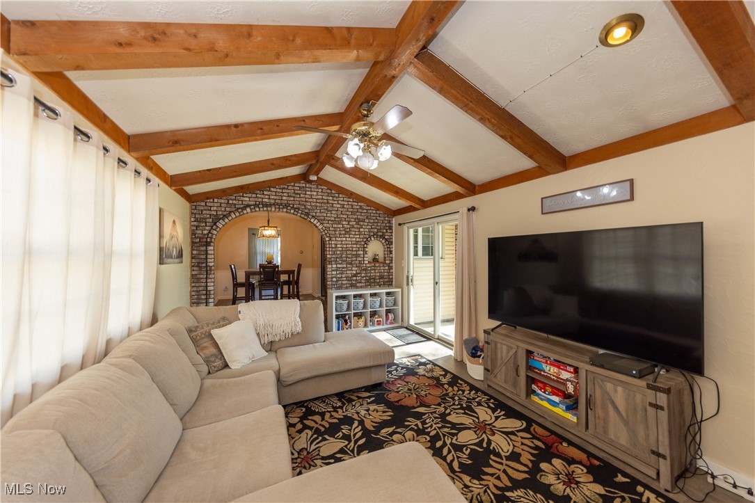 451 Green Garden Drive, Youngstown, Ohio image 16