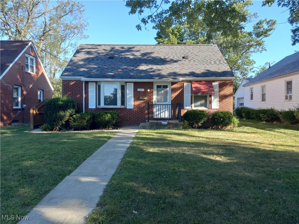 Charming 3 bedroom home for rent with applianced kitchen, hardwood floors, new carpet in living room, freshly painted, fenced in backyard, detached outbuilding/garage. Hurry today to make an appointment.