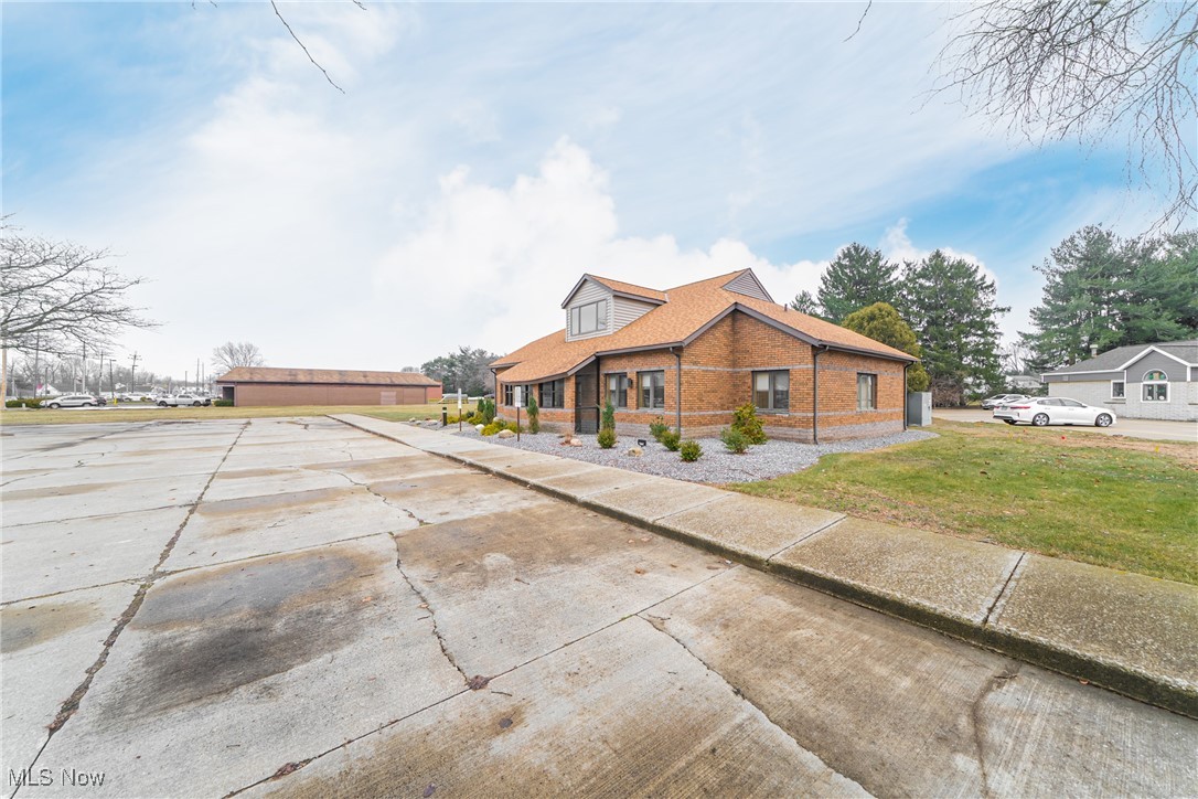 36595 Detroit Road