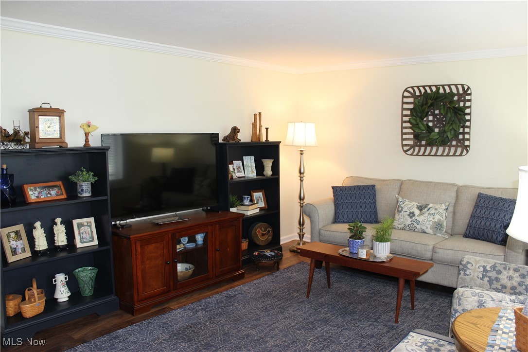 3175 Knollridge Circle, Canton, Ohio image 4
