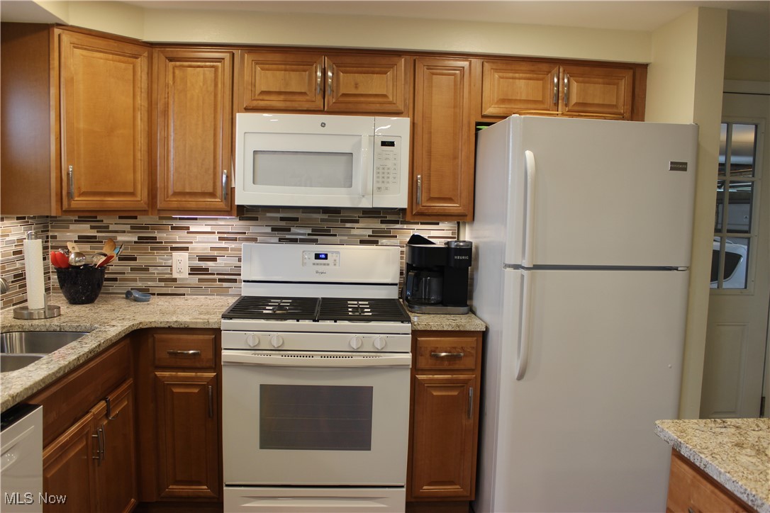 3175 Knollridge Circle, Canton, Ohio image 14