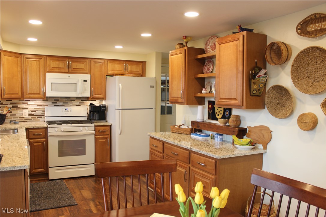 3175 Knollridge Circle, Canton, Ohio image 12