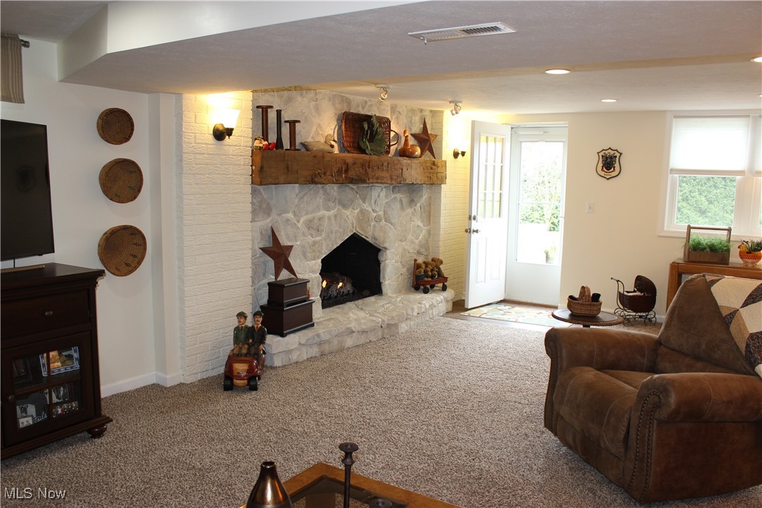 3175 Knollridge Circle, Canton, Ohio image 21