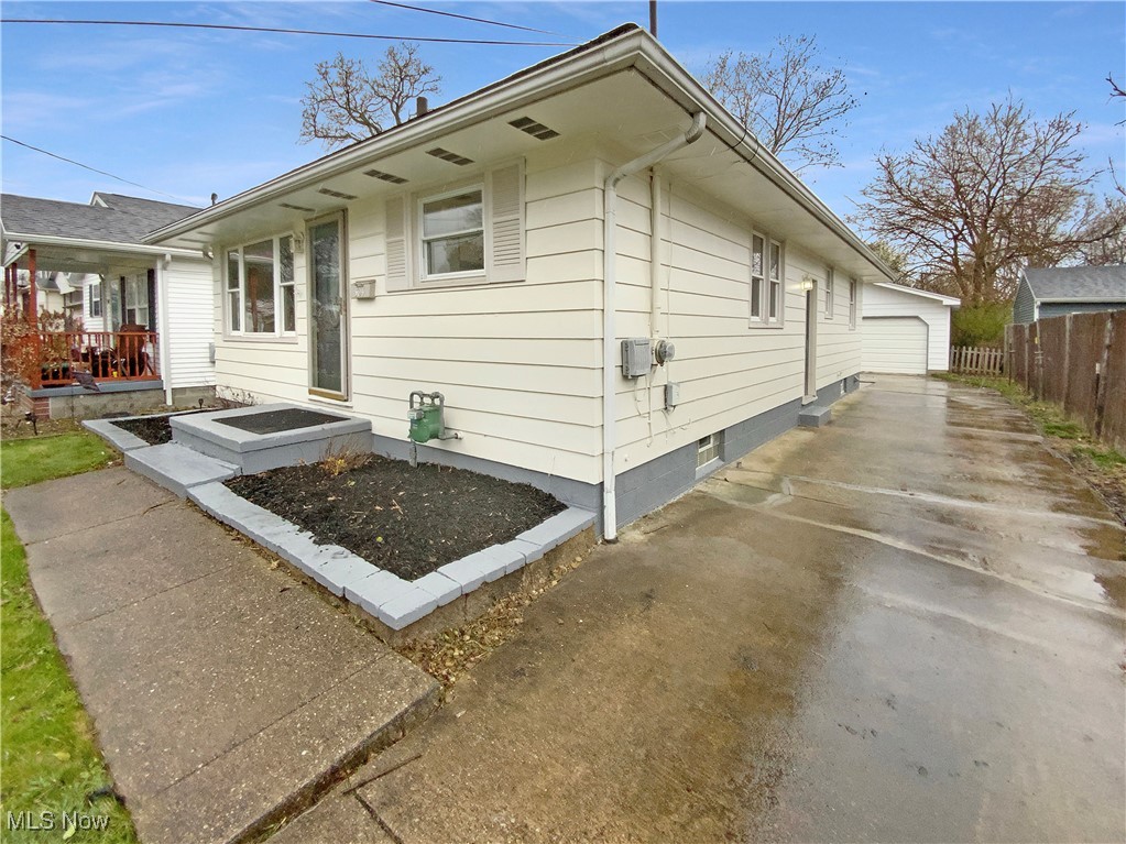504 Dennison Avenue, Akron, Ohio image 8