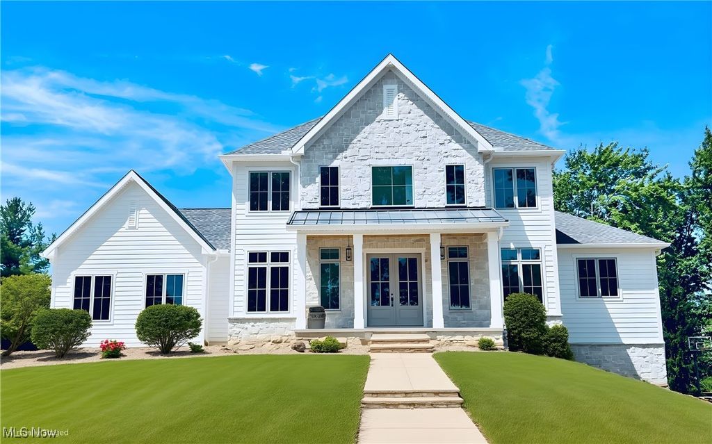 Photo of 580 Hardwick Drive, Aurora, OH 44202 (MLS # 5177960)