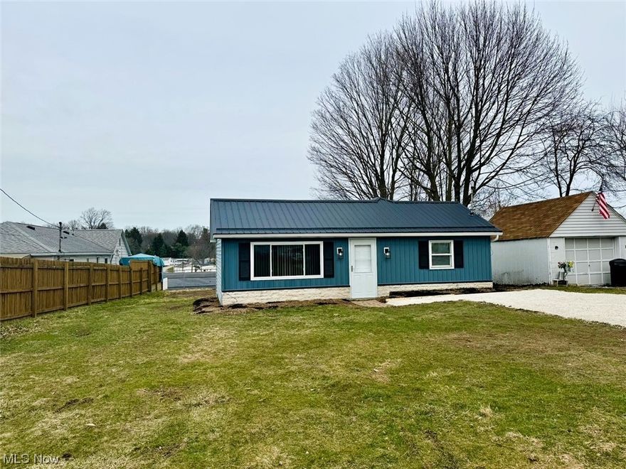 Welcome to 923 Brady Ave.  This newly updated 3 bedroom 1 bath Ranch home is one floor living at its best with the open concept, and main floor laundry room.  This home has a spacious living area that flows into the dining room and kitchen.  The kitchen has been fully updated with new cabinets, appliances, and new countertops.  The dining area has sliding glass doors that go out to a spacious deck and yard area convenient for grilling, and entertainment.  The flooring in the home is vinyl LVT that flows through the entire home.  The laundry room is large enough to hold a small office or mud room.  The full bathroom has also been fully updated.  
The exterior of the home has a new metal roof, new vinyl board and batten siding in front that add to the curb appeal to this charming home.  Several updates have been done to this home 2023/2024.  This home is a must see call your favorite agent today for an exclusive showing.