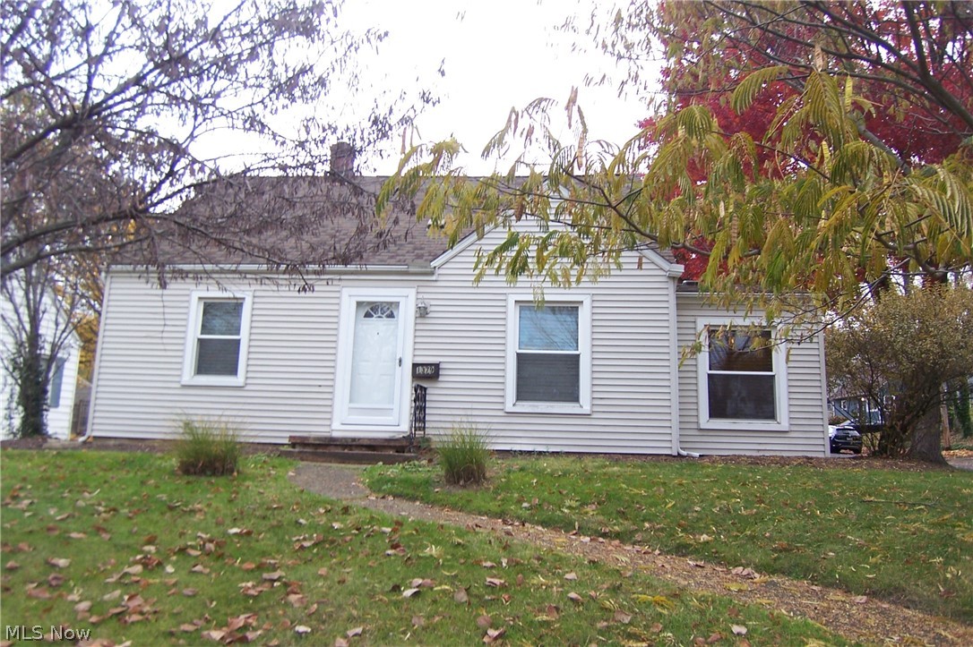 Very well maintained 3 bed, 1.5 story on corner lot! Oversized 2+ garage w/carport that can also be used as covered patio! Fenced lot on Cree w/fruit trees and grape vine! 2022 new RE, RO and garage door opener w/3 remotes! 2007 new windows, doors, roof, furnace and AC! New AC motor 2021. Family room off kitchen and living room could be dining room! Basement plumbed for 2nd bath! NICE!