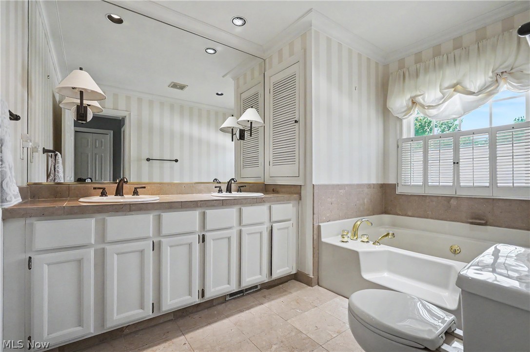 Macintosh Farms Condo 01 - Residential