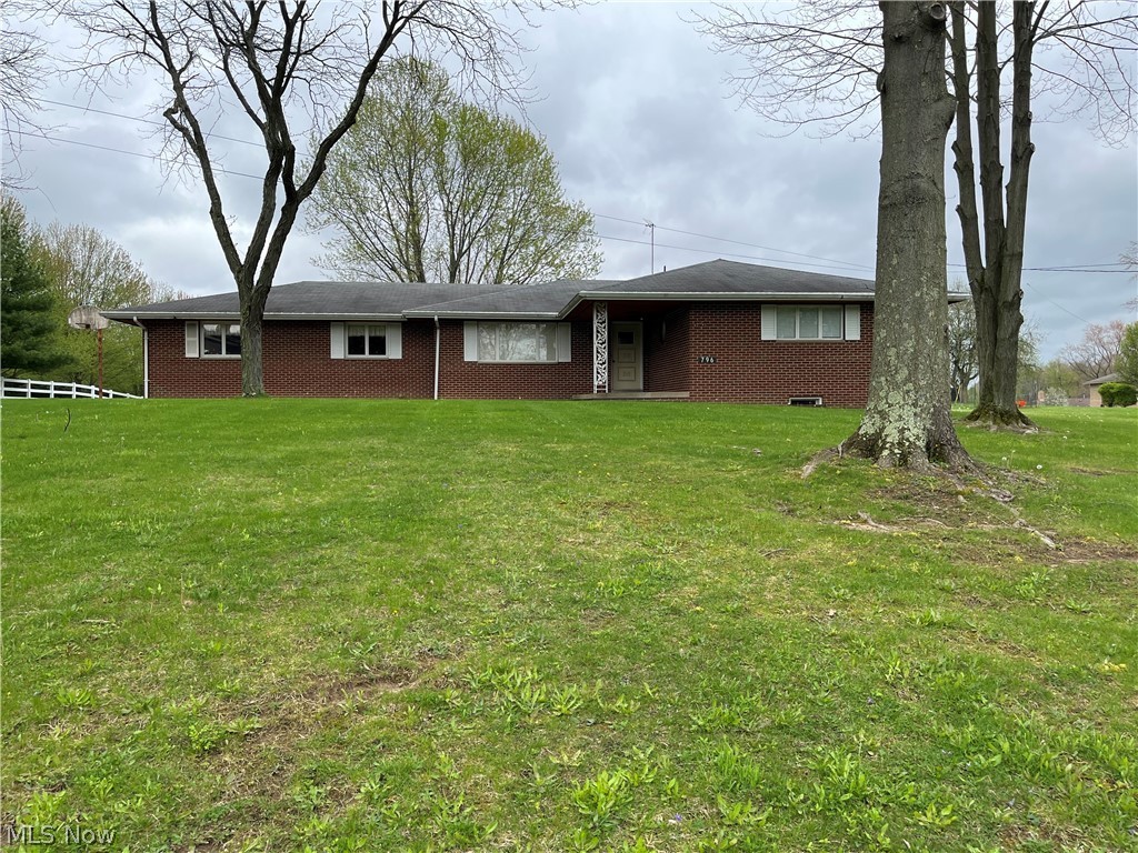 Wonderful brick home on 2 parcels totaling 2.5 acres. Sellers will not separate parcels. Oversized garage.