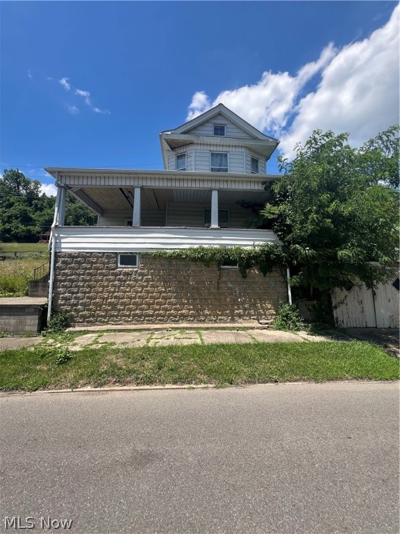 Calling all investors! This SPACIOUS home in Martins Ferry situated on a double lot holds tons of possibilities. Large rooms, 5 bedrooms, and an additional lot provides plenty of opportunity for your first home or investment opportunity. Don’t wait - schedule your showing today!
