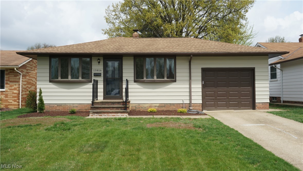13816 Zaremba Drive, Brook Park, Ohio image 1