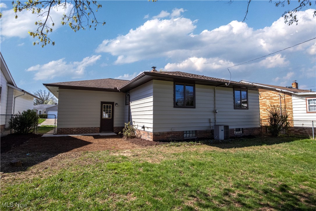 13816 Zaremba Drive, Brook Park, Ohio image 19