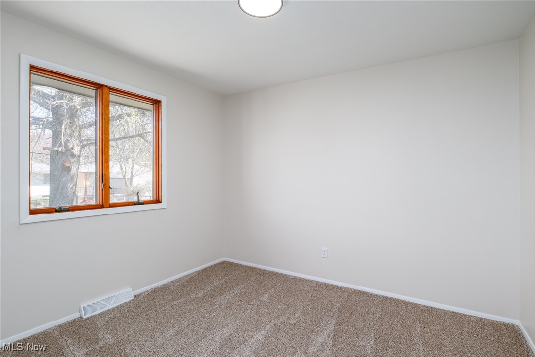 13816 Zaremba Drive, Brook Park, Ohio image 14