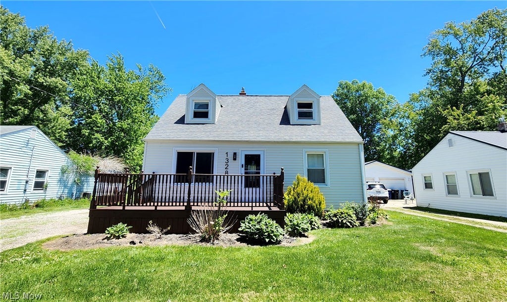 Photo of 1328 Myrtle Avenue, Ashtabula, OH 44004 (MLS # 5216098)