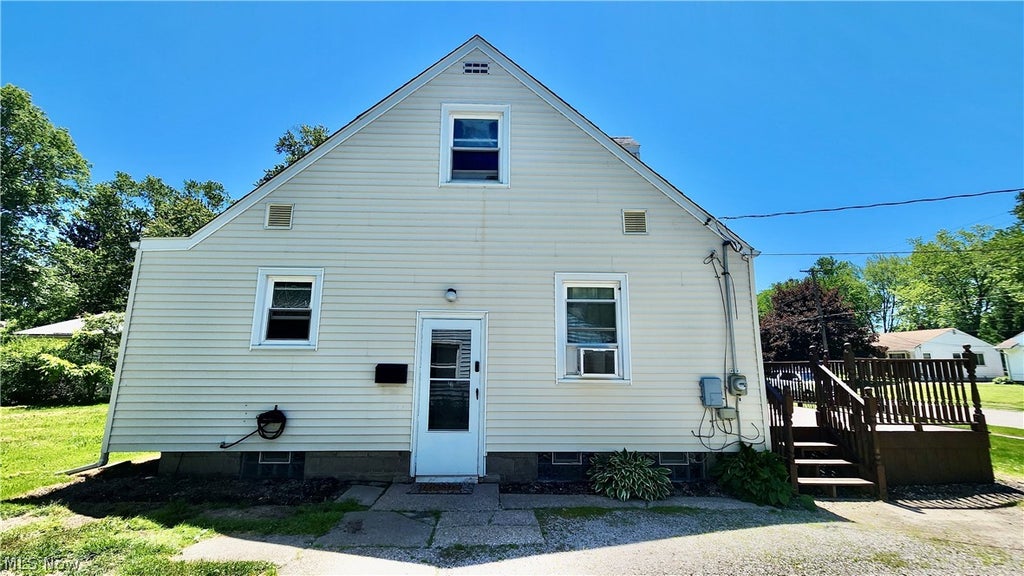 Photo of 1328 Myrtle Avenue, Ashtabula, OH 44004 (MLS # 5216098)